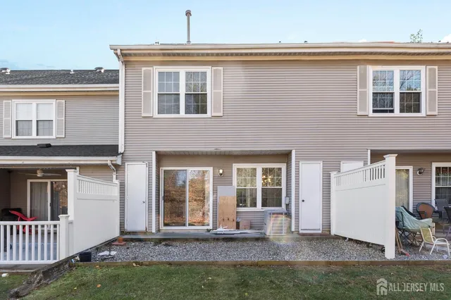 $449,000 | 84 Goodwin Drive, North Brunswick, NJ 08902