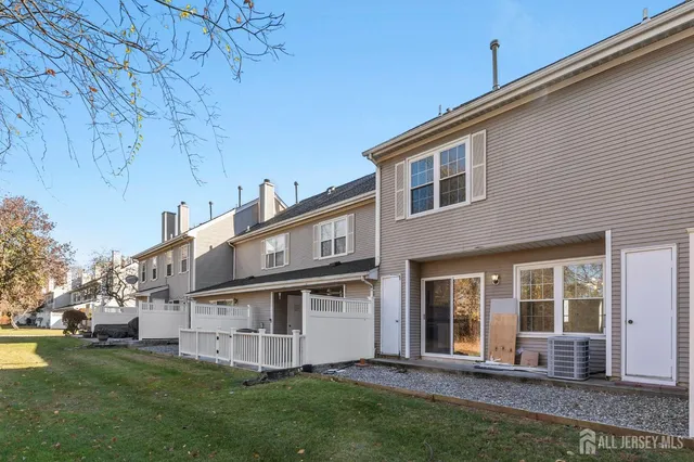 $449,000 | 84 Goodwin Drive, North Brunswick, NJ 08902