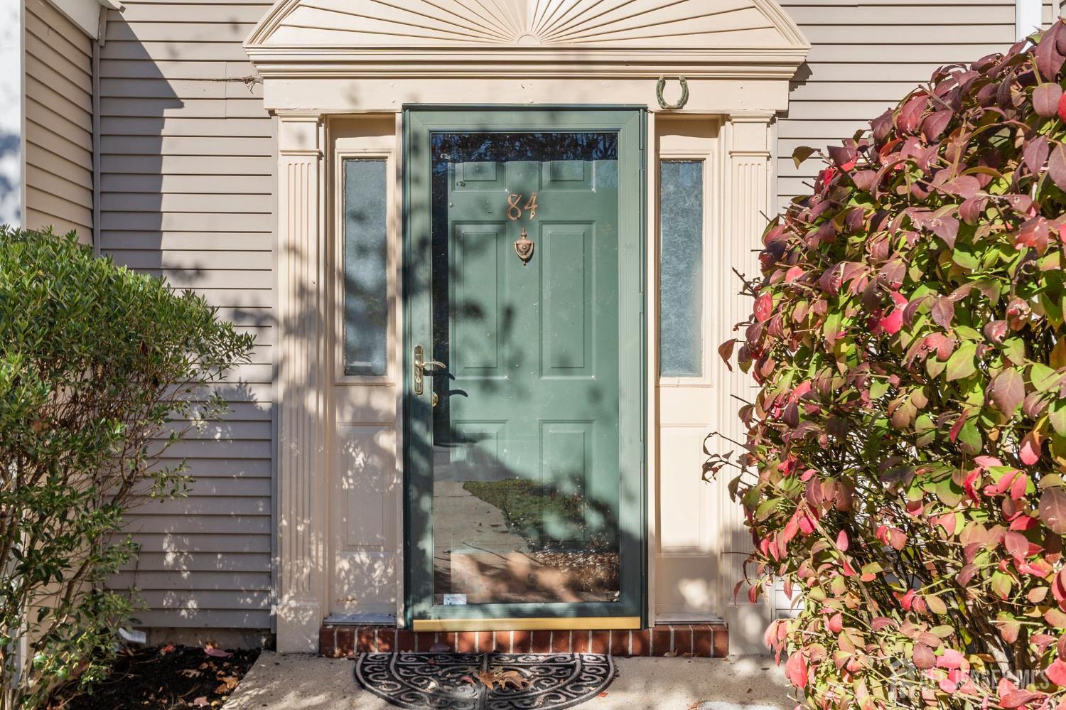 84 Goodwin Drive North Brunswick, NJ 08902 - Photo 4 of 41