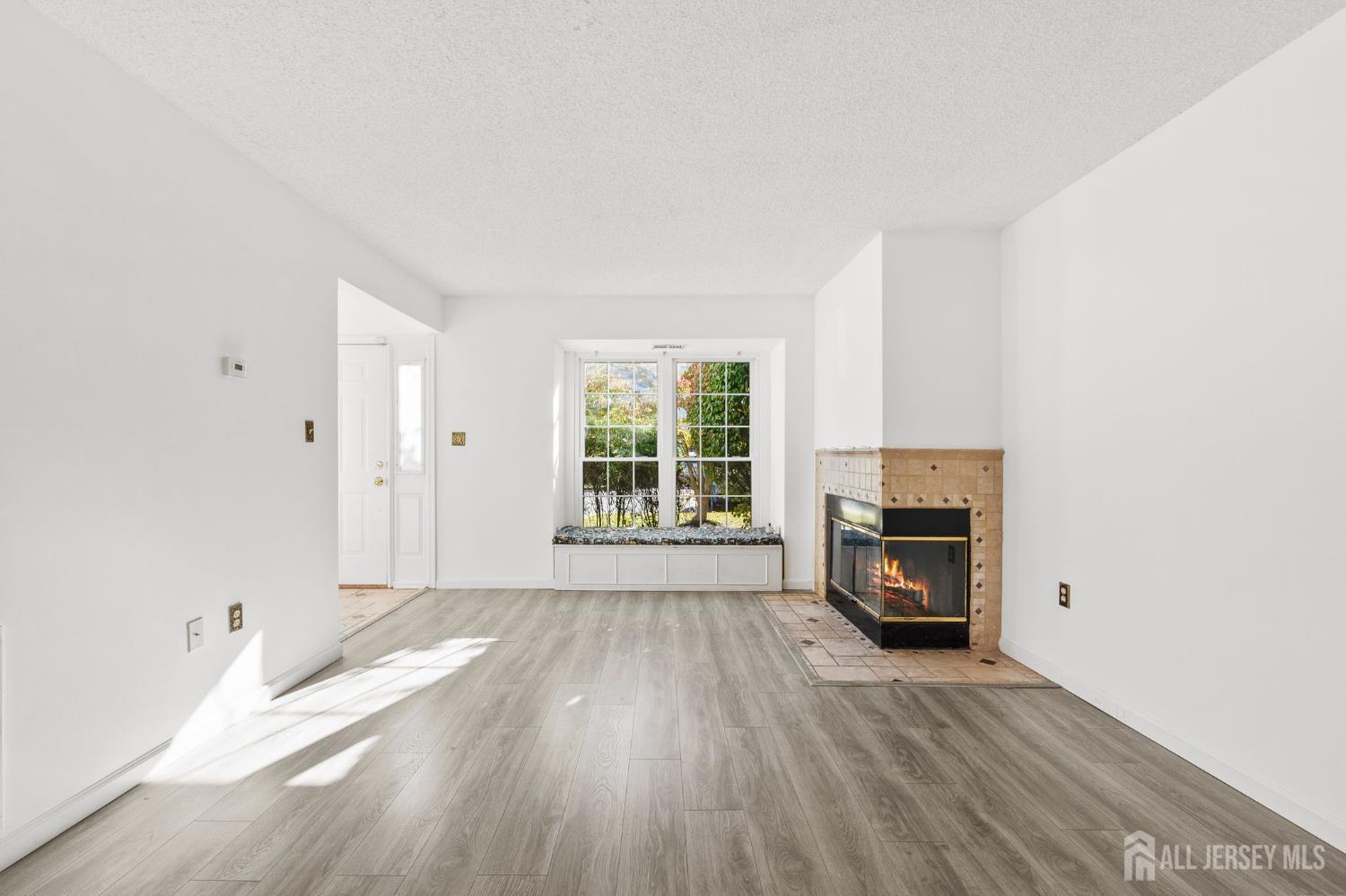 84 Goodwin Drive North Brunswick, NJ 08902 - Photo 6 of 41