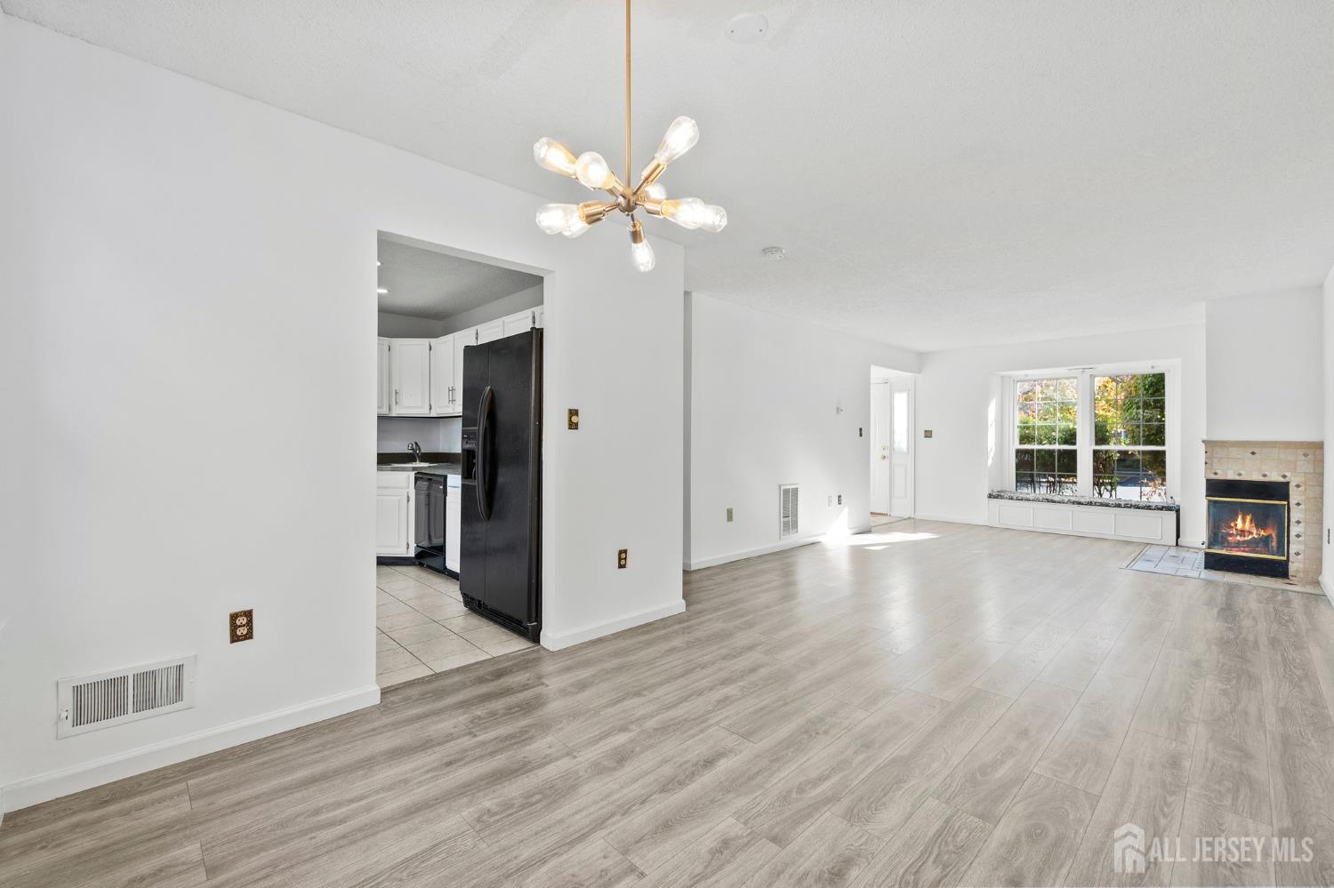 84 Goodwin Drive North Brunswick, NJ 08902 - Photo 10 of 41