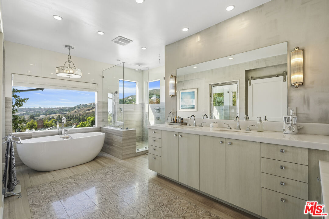 3631 Serra Road Malibu, CA 90265 - Photo 38 of 75