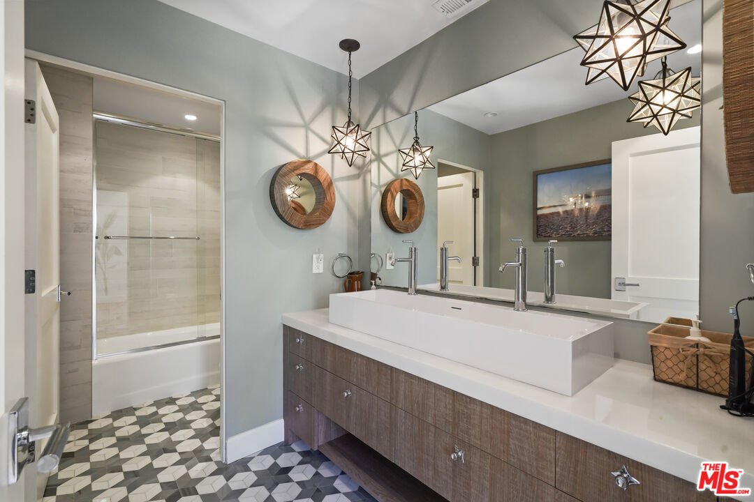 3631 Serra Road Malibu, CA 90265 - Photo 46 of 75