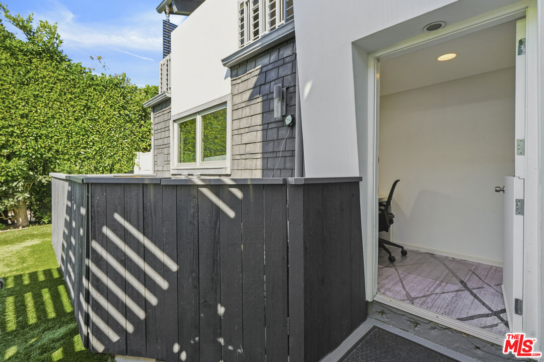 3631 Serra Road Malibu, CA 90265 - Photo 51 of 74 a view of outdoor space
