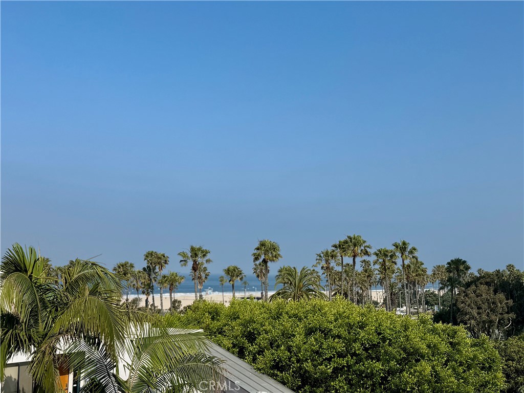 2910 Neilson Way, Unit 503 Santa Monica, CA 90405 - Photo 20 of 27 an aerial view of a house with a yard