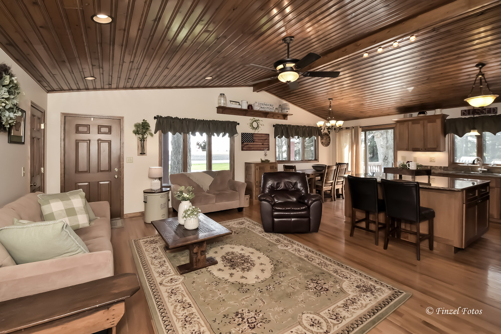 27645 Lukens Road Sycamore, IL 60178 - Photo 3 of 18