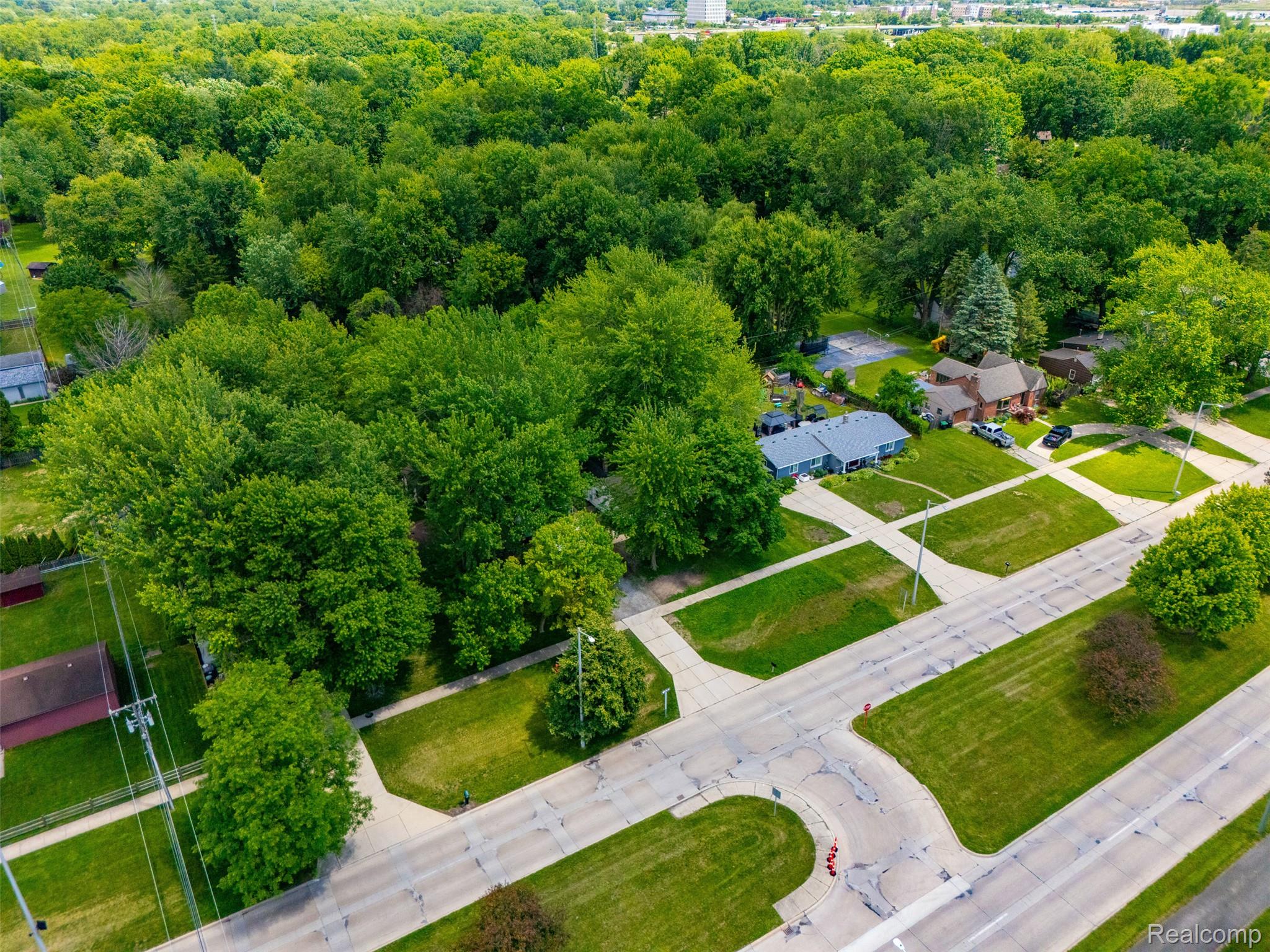 14125 Racho Boulevard Taylor, MI 48180 - Photo 25 of 25 drone-6.jpg