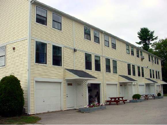 26 B Lowell Street Rochester, NH 03867 - Photo 1 of 3