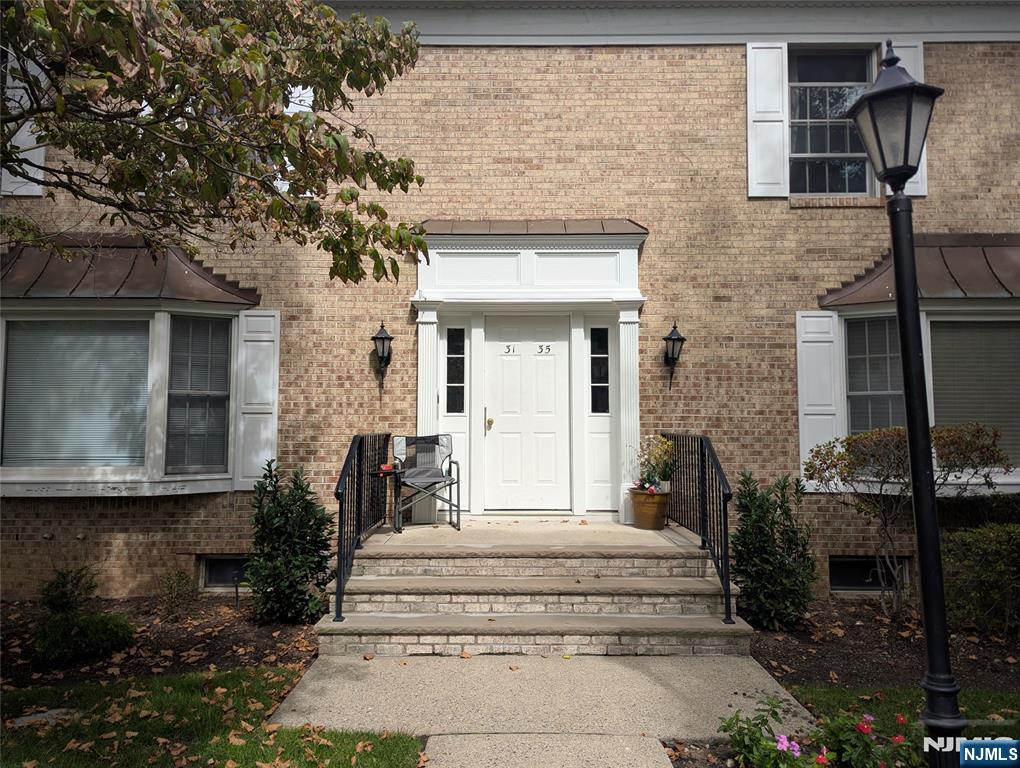 31B North Maple Avenue, Unit 31A Park Ridge, NJ 07656 - Photo 1 of 17 Gallery Image 1