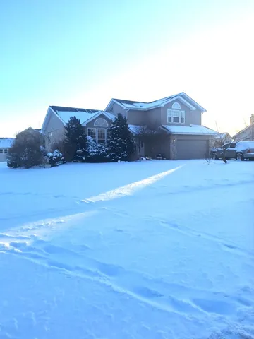 $324,900 | 8021 Old Mill Road, Frankfort, IL 60423