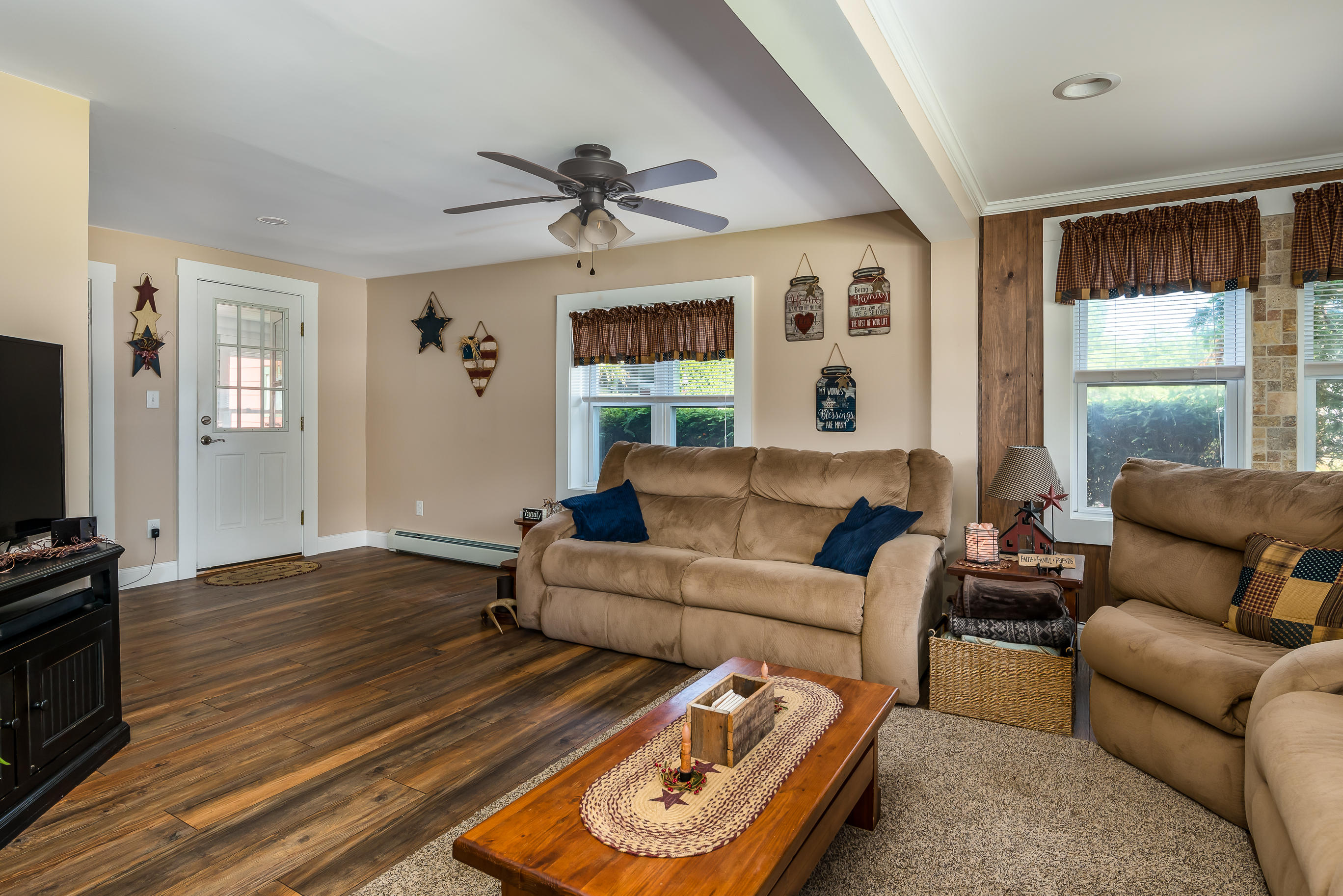 249 Main Street Springvale, ME 04083 - Photo 7 of 30 Living Room 2