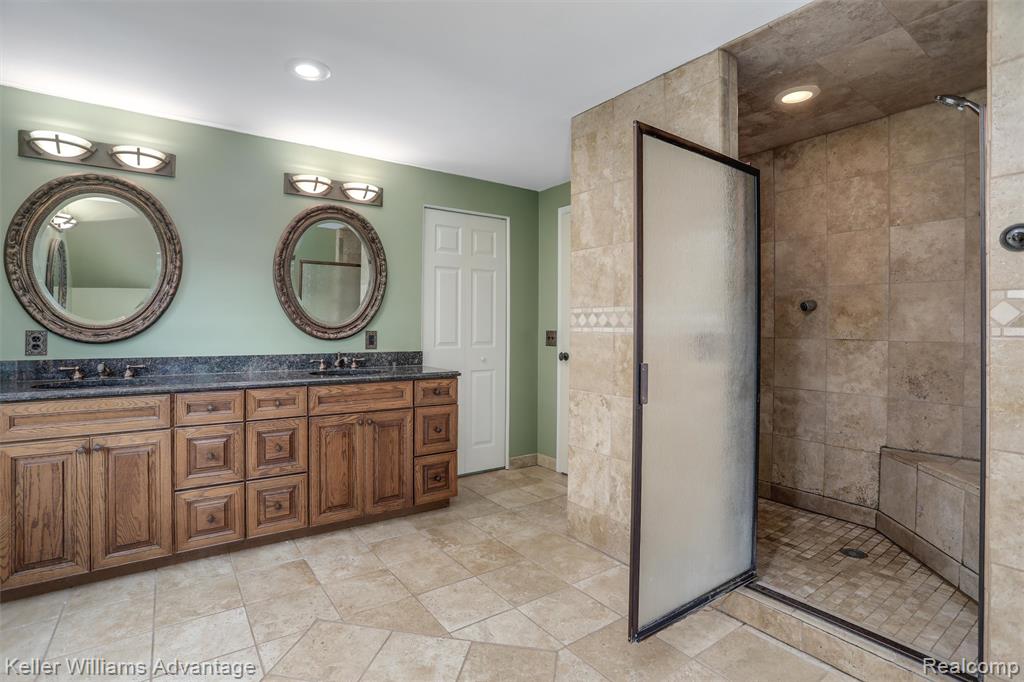 26855 King Road Romulus, MI 48174 - Photo 25 of 40
