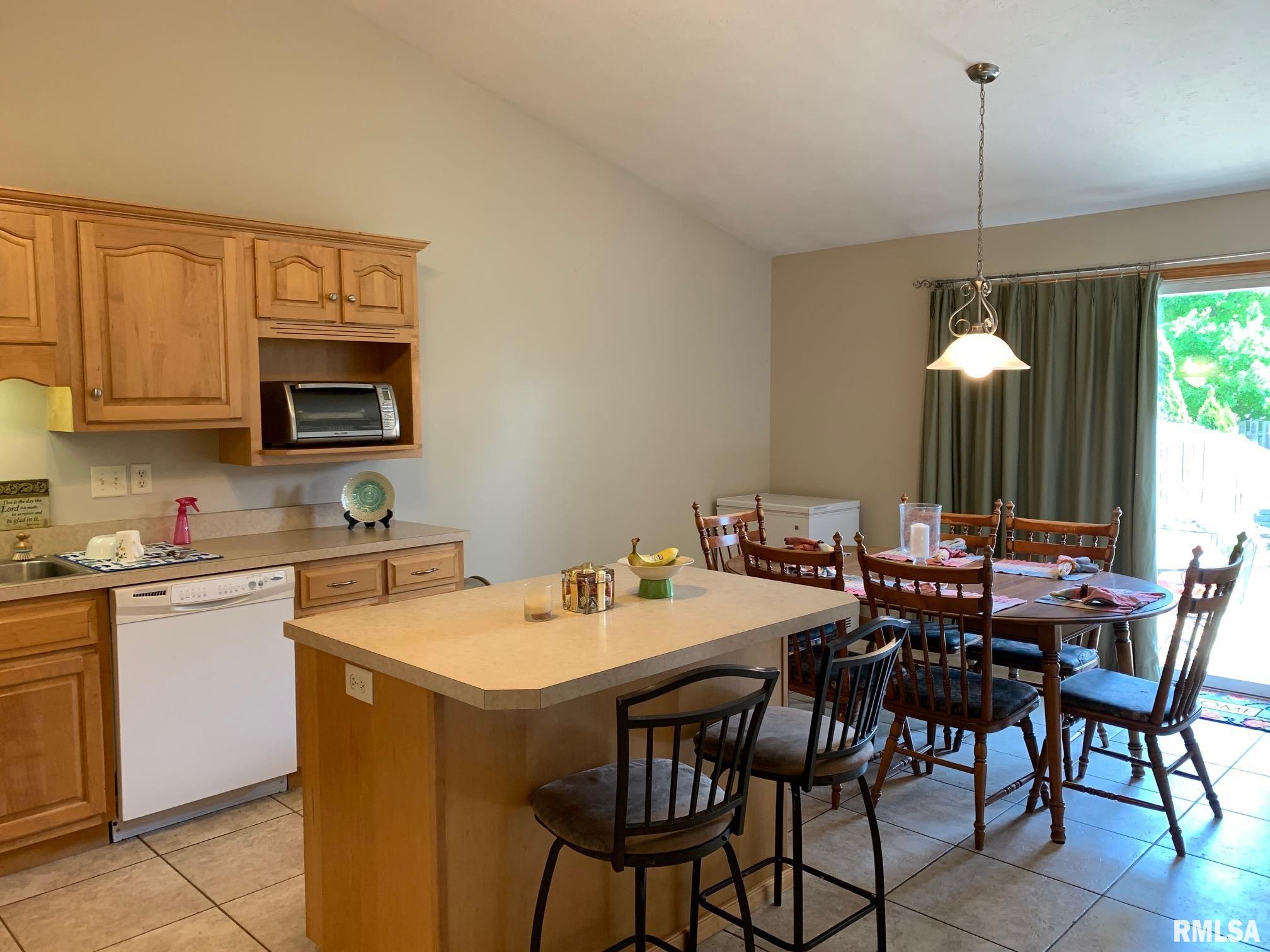 1706 Plover Road Springfield, IL 62711 - Photo 5 of 22 Gallery Image 5