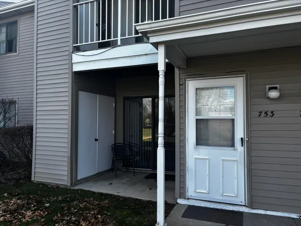 $189,900 | 753 Clubhouse Drive, Ypsilanti, MI 48197