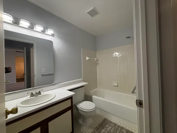 $189,900 | 753 Clubhouse Drive, Ypsilanti, MI 48197
