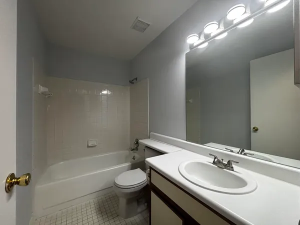 $189,900 | 753 Clubhouse Drive, Ypsilanti, MI 48197