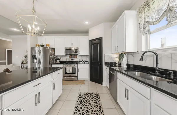 $332,000 | 310 Cascade Water Lane, Broussard, LA 70518