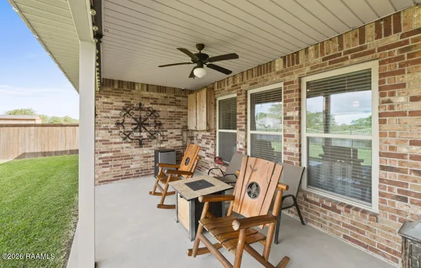 $332,000 | 310 Cascade Water Lane, Broussard, LA 70518