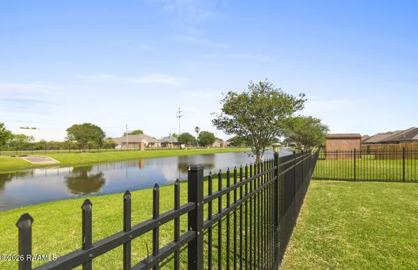 $332,000 | 310 Cascade Water Lane, Broussard, LA 70518