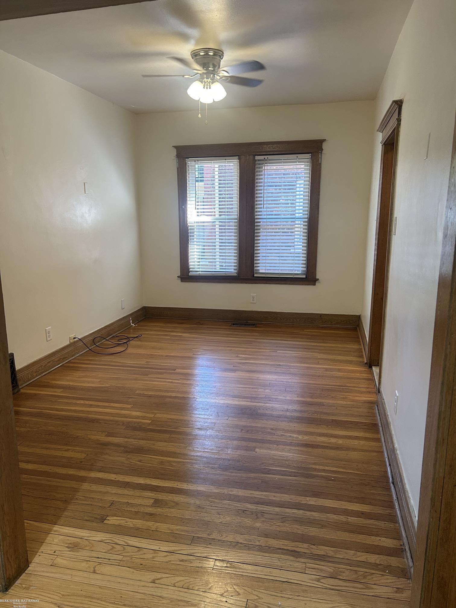 4766 Commonwealth Street Detroit, MI 48208 - Photo 9 of 23 50209809-b0abe59a-b563-4652-b7e4-cfb0ba2c5c18.JPG