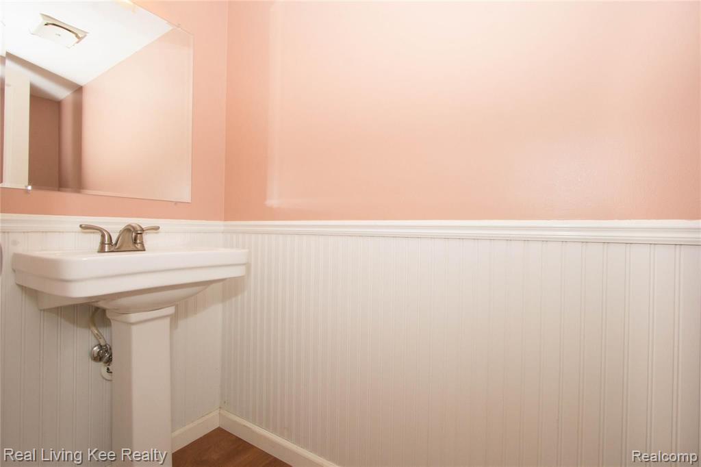 1673 Riverside Drive, Unit 6 Rochester Hills, MI 48309 - Photo 6 of 20