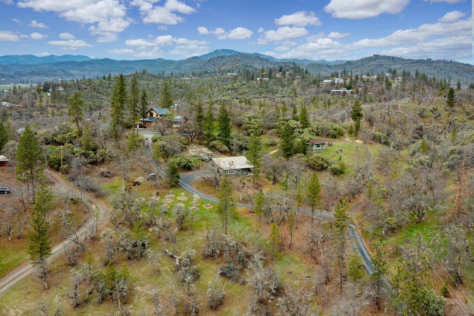 14833 Avalon Road White City, OR 97503 - Photo 2 of 84 04_AR_3_mls