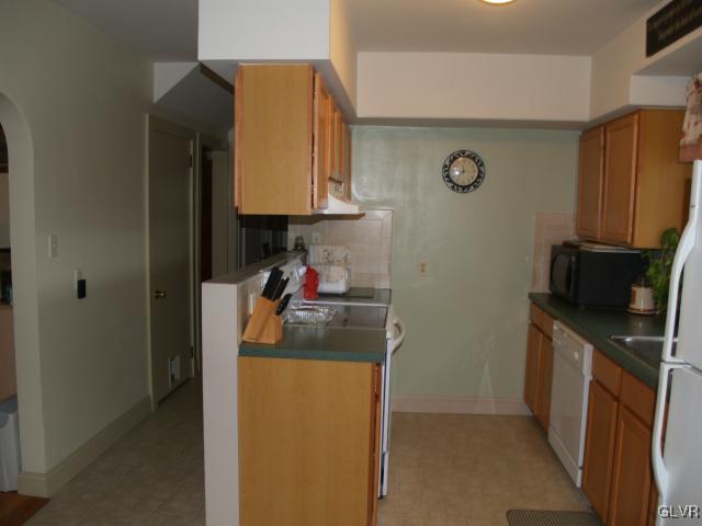 4145 West Hopewell Road Center Valley, PA 18034 - Photo 6 of 12 Gallery Image 6