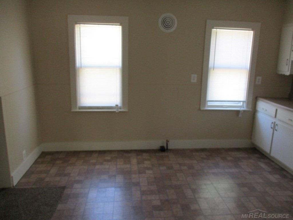 16213 East 10 Mile Road Eastpointe, MI 48021 - Photo 6 of 17