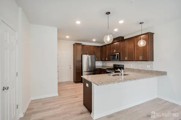 $3,500 | 628 Sadie Circle, New Brunswick, NJ 08901