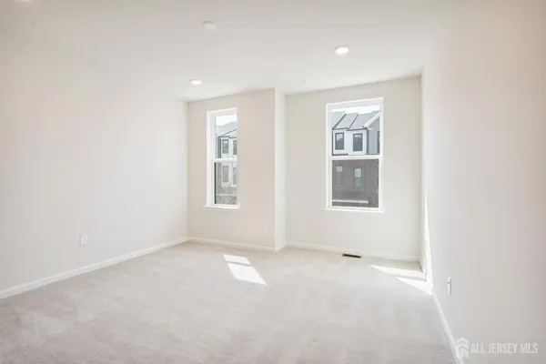 $3,500 | 628 Sadie Circle, New Brunswick, NJ 08901