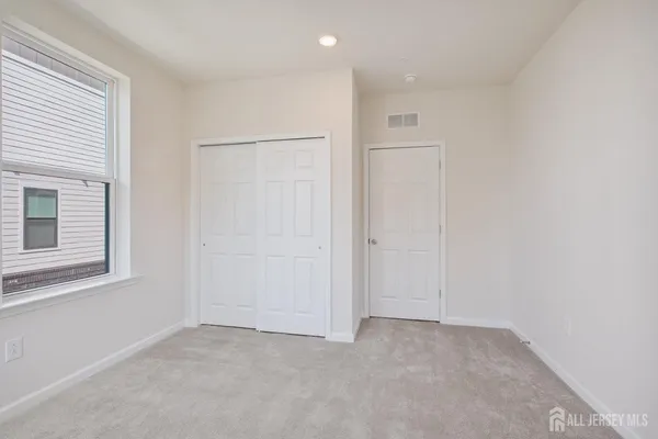 $3,500 | 628 Sadie Circle, New Brunswick, NJ 08901