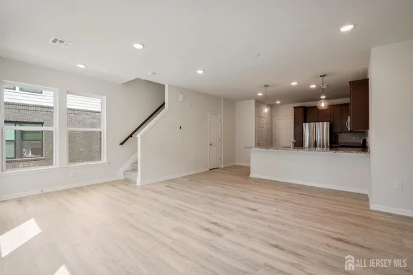 $3,500 | 628 Sadie Circle, New Brunswick, NJ 08901