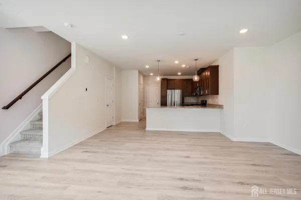 $3,500 | 628 Sadie Circle, New Brunswick, NJ 08901