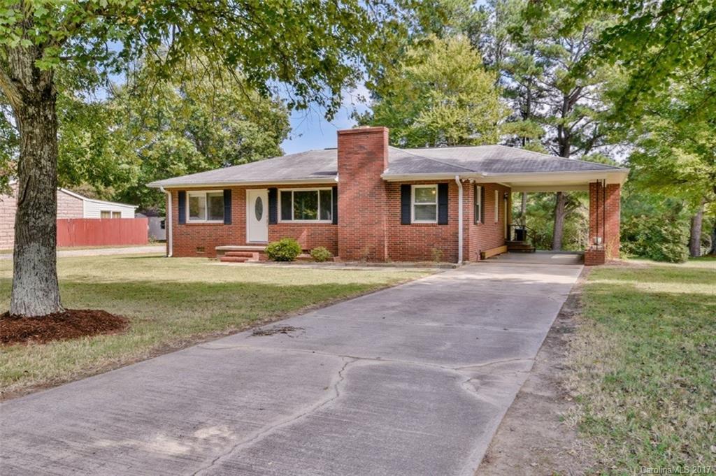 388 Shinnville Road Mooresville, NC 28115 - Photo 1 of 15 a front view of house with yard and green space