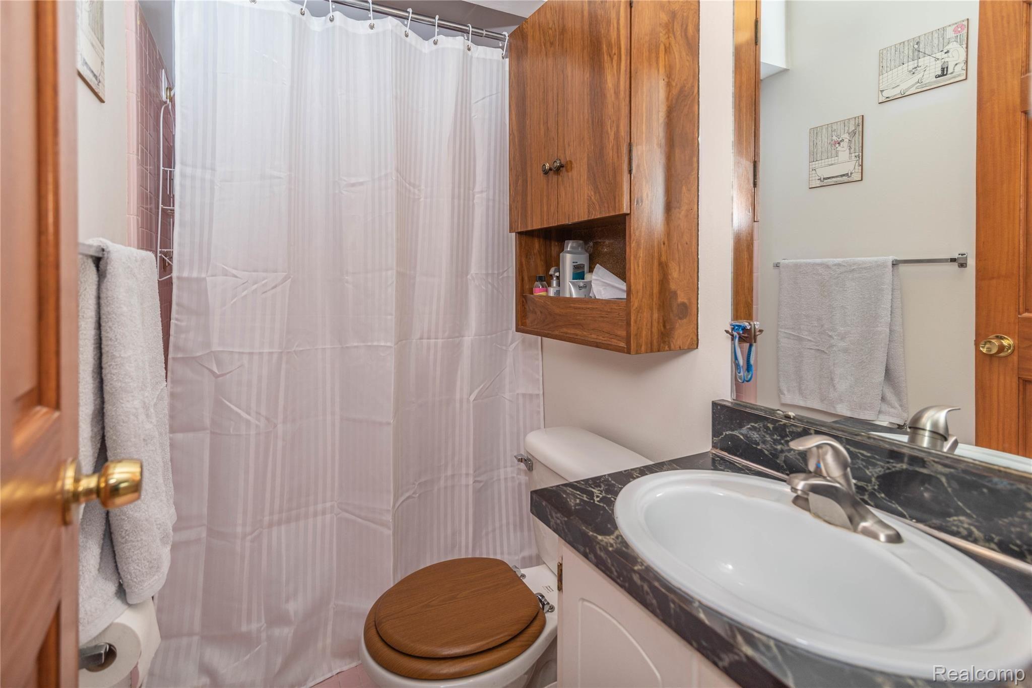 1770 Ranier Street Canton, MI 48187 - Photo 16 of 38 Master Bathroom