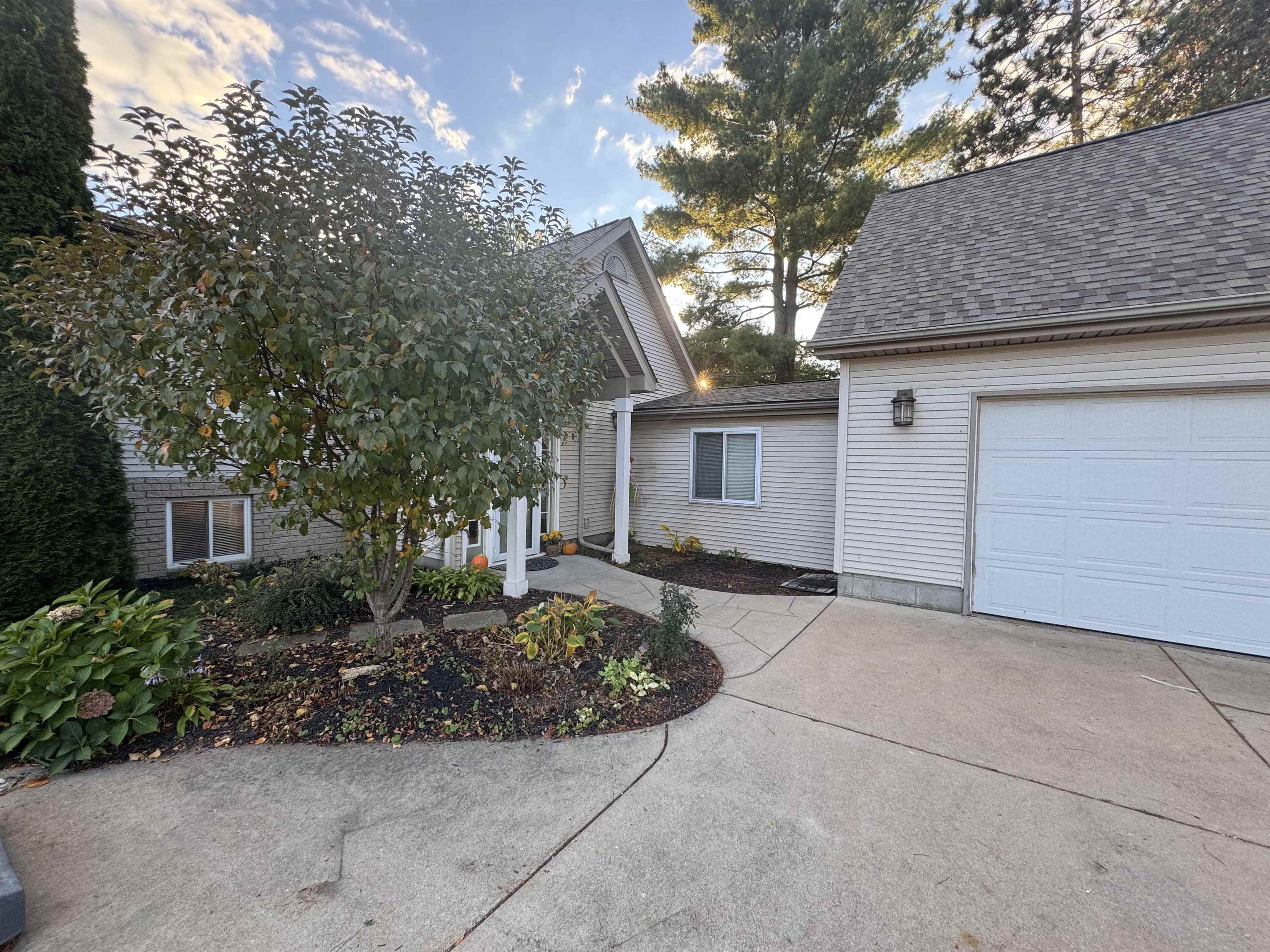 11030 White Lake Road Fenton, MI 48430 - Photo 37 of 39