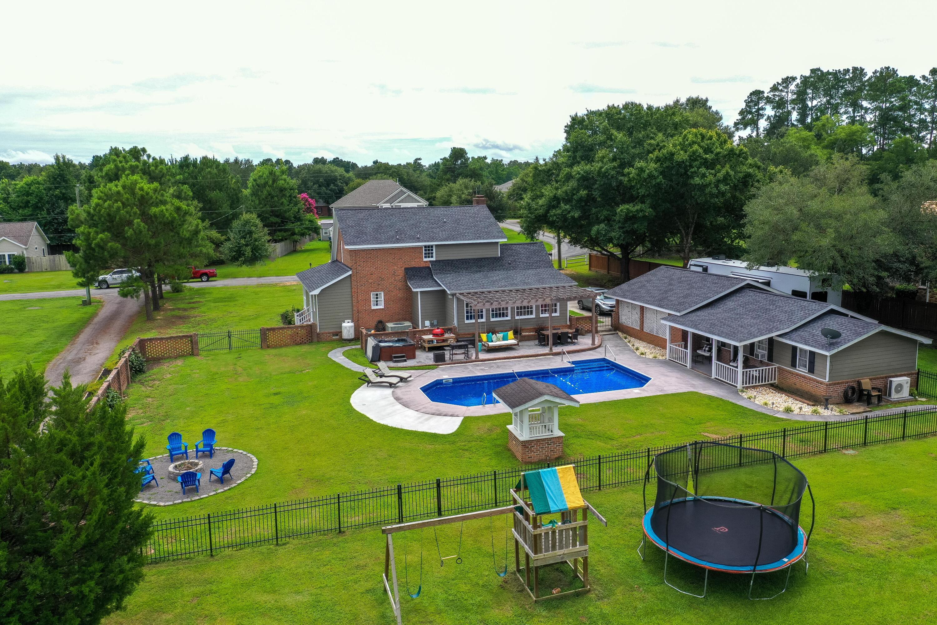 192 Columns Road Summerville, SC 29483 - Photo 6 of 53 columnsrddr-4