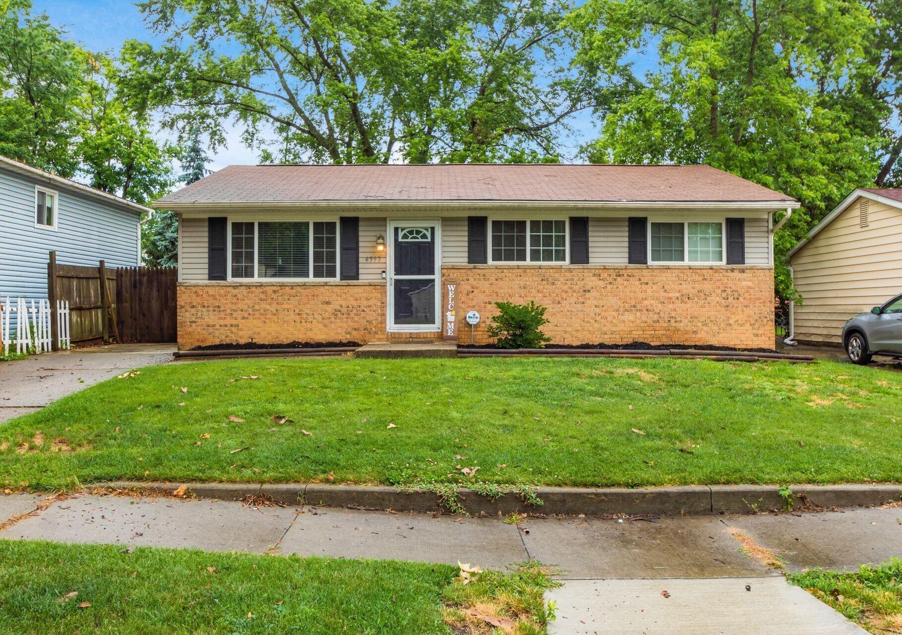 4593 Stonehedge Road Columbus, OH 43231 - Photo 2 of 38 001_42db_F 4593 Stonehedge086