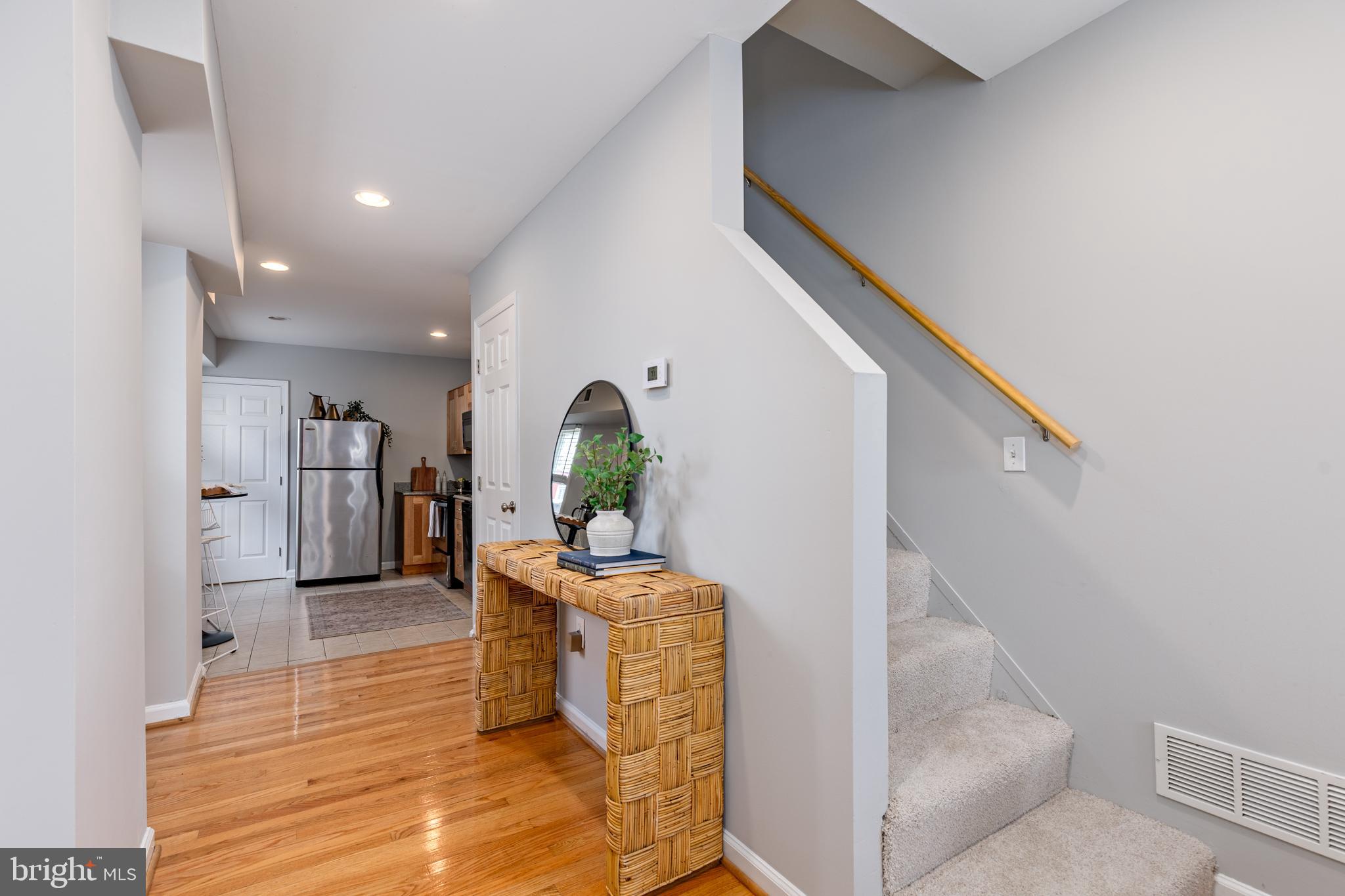 305 South Castle Street Baltimore, MD 21231 - Photo 26 of 28 a living room with furniture