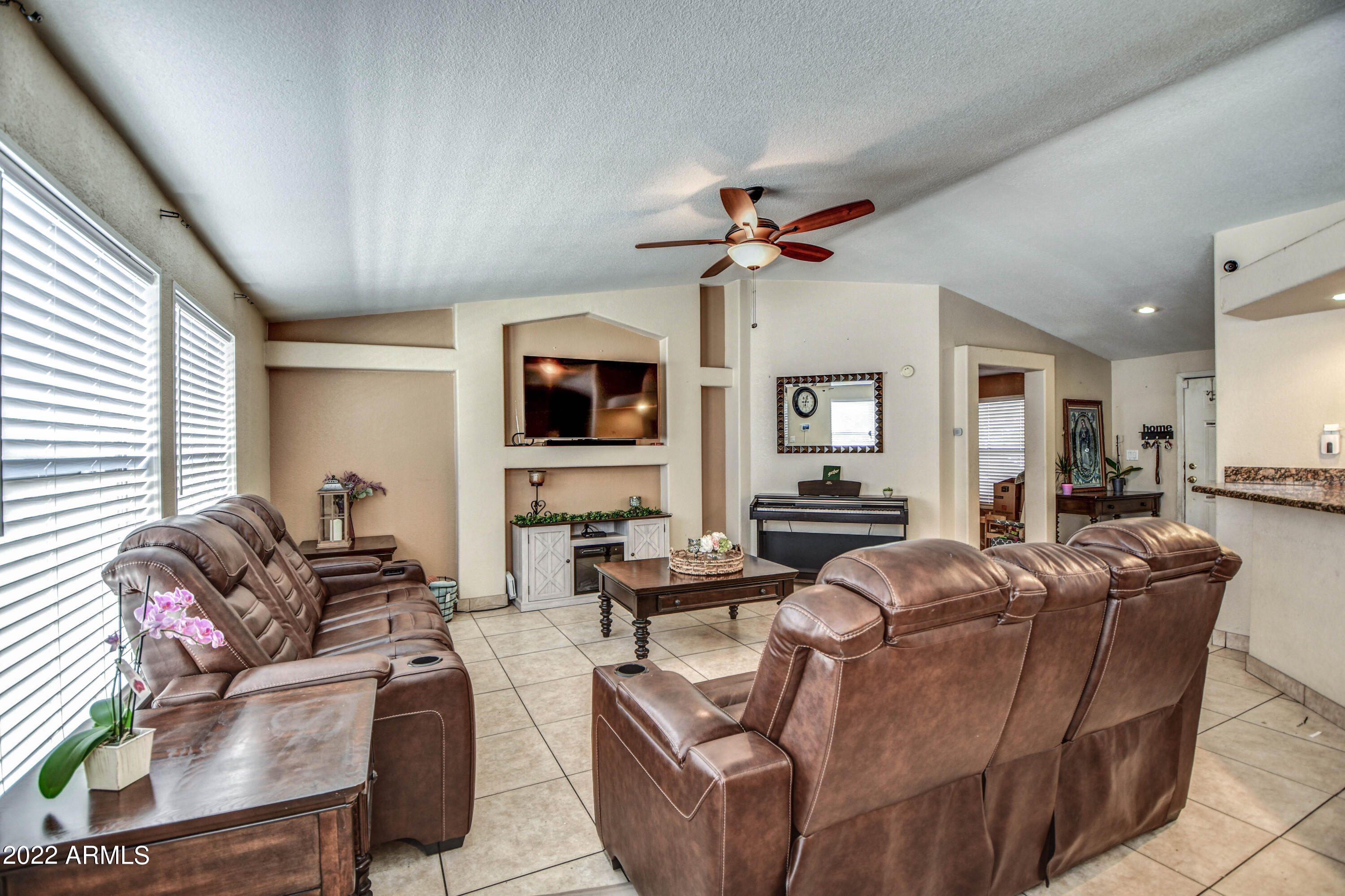 3136 West Monte Vista Road Phoenix, AZ 85009 - Photo 8 of 29 LIVING 3
