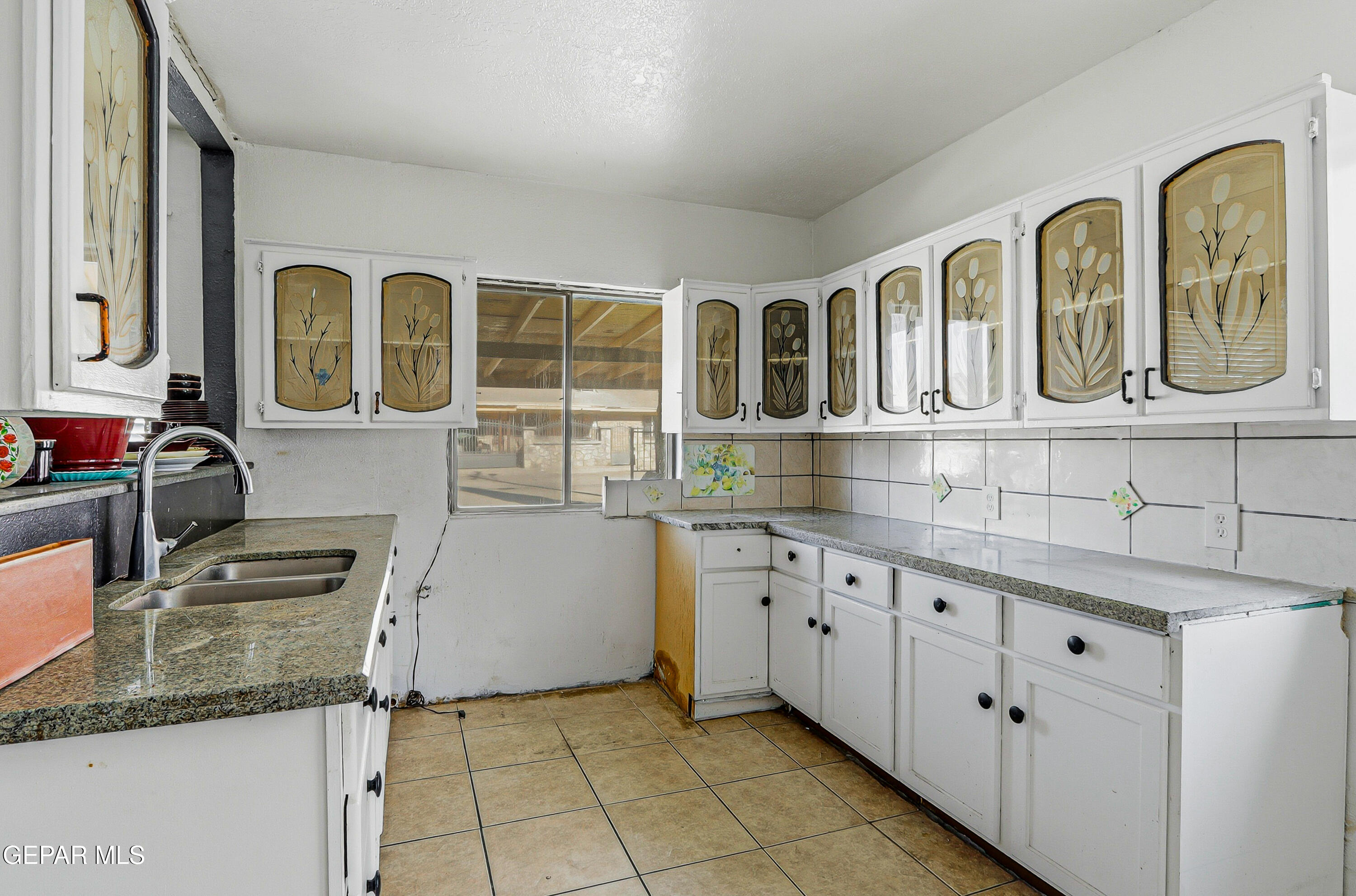 907 Tamarisk Street Anthony, TX 79821 - Photo 7 of 19 907 Tamarisk-8