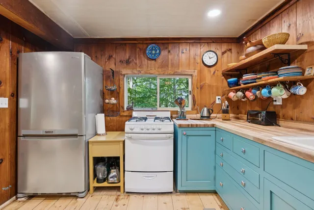 $725,000 | 4 Wiley Street, Portland, ME 04108