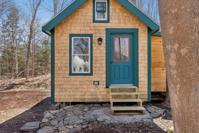 $725,000 | 4 Wiley Street, Portland, ME 04108