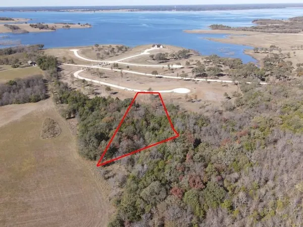 $400,000 | 348 Woodland Trail, Windom, TX 75492