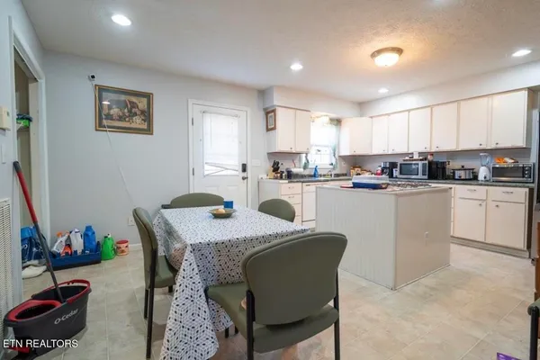 $409,900 | 820 Miller Avenue, Cookeville, TN 38501