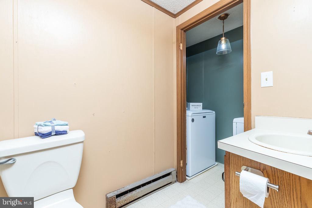 2735 Calvary Road Crisfield, MD 21817 - Photo 15 of 34 Bathroom 1