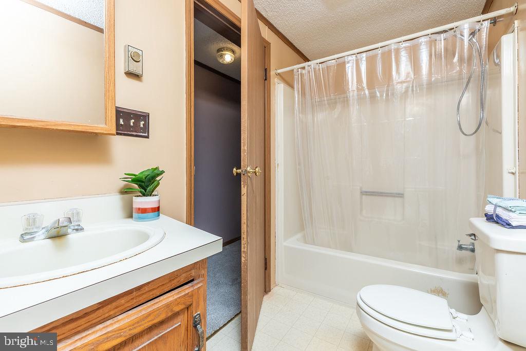 2735 Calvary Road Crisfield, MD 21817 - Photo 17 of 34 Bathroom 1