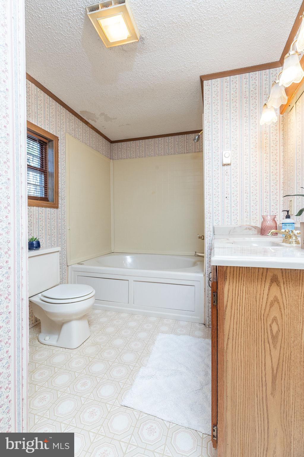 2735 Calvary Road Crisfield, MD 21817 - Photo 23 of 34 Master bathroom