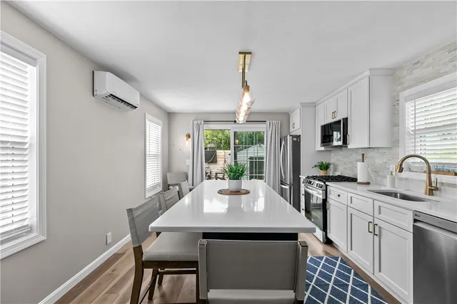 $649,999 | 230 Cedar Avenue, Portsmouth, RI 02871