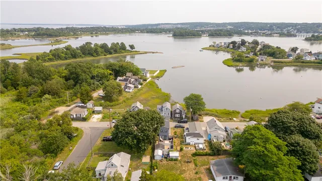 $649,999 | 230 Cedar Avenue, Portsmouth, RI 02871